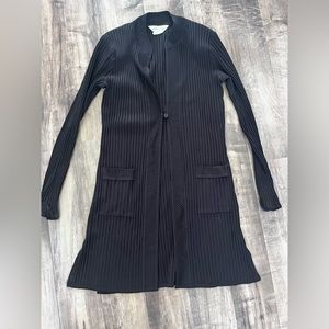 Exclusively Misook Open Black Pockets Knit Cardigan acrylic